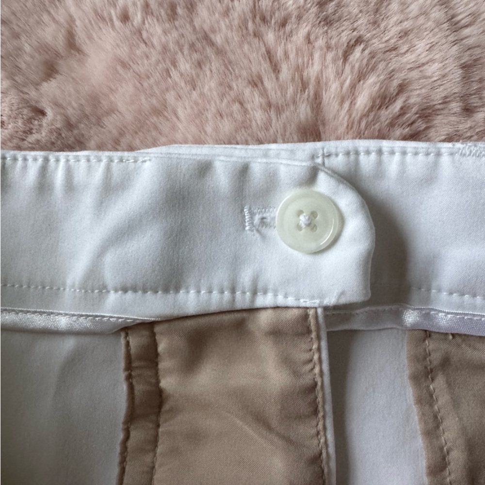 White House Black Market White The 7” Short in Size 6 - Picture 6 of 10